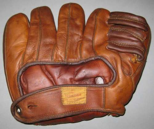 Joff Cross Nokona G33 Back