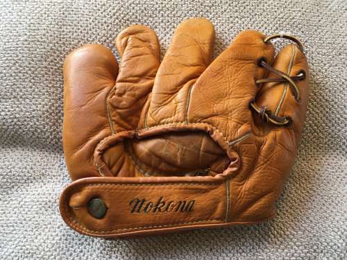 Nokona SB1 Softball Glove Back