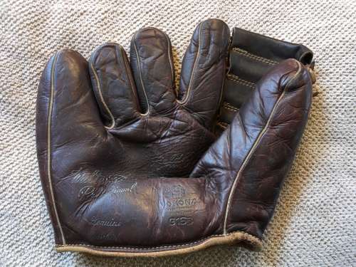 Walter Fiala Nokona G16B Front