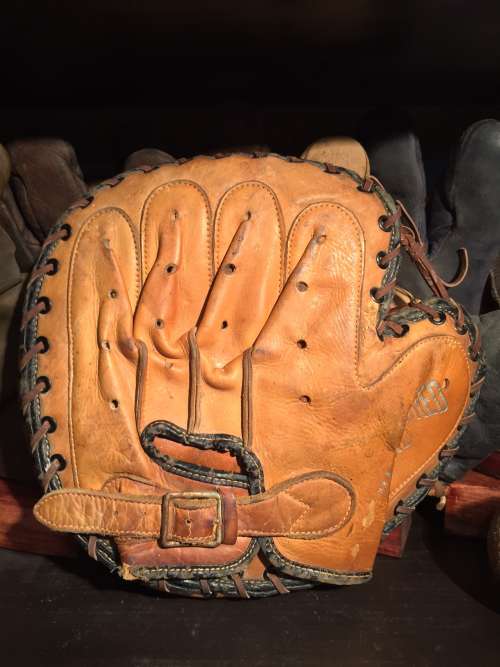 OK 906 Catchers Mitt Back