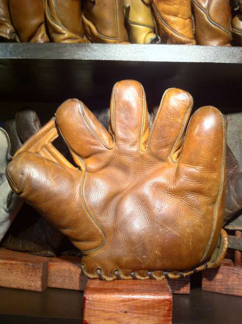 OK Glove With T Bar Web Front