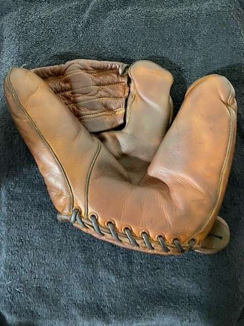 Olympic Sporting Goods Peerless Faux Finger Front
