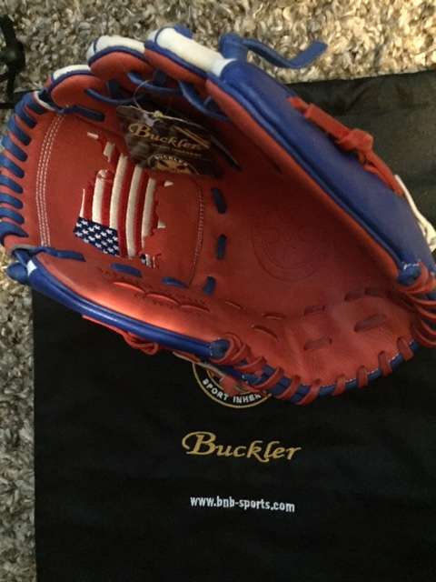 Buckler Glove Front