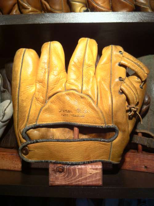 Earl Averill Dreadnaught Back