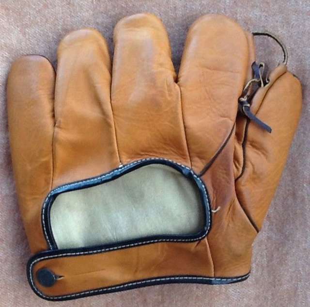 Ed Maynard B&B Sporting Goods Back