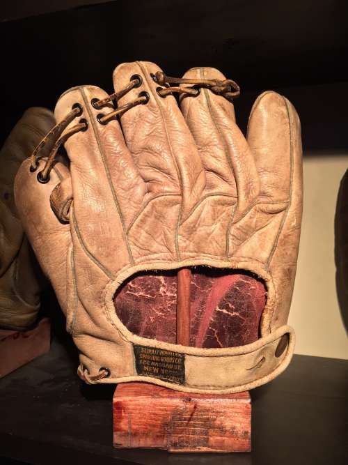 Harry Heilman Schultz Novelty Co. 295 Lefty Back