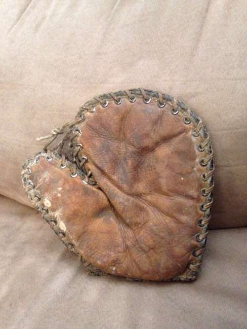 Hank Greenberg Tru Test Basemitt Front