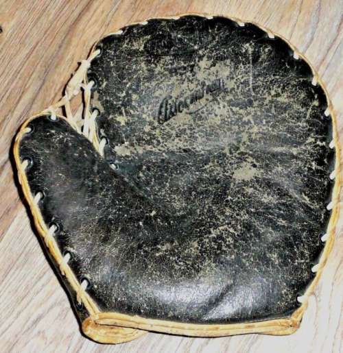 Rails Hardware Basemitt Front