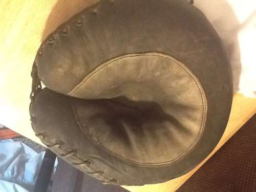Sewn Pocket Catchers Mitt Front