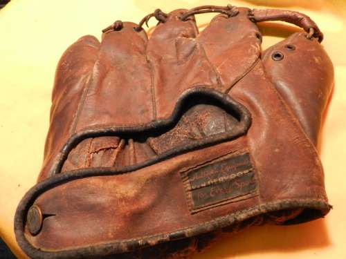 Gordon Slade Vandervoort 580 Back