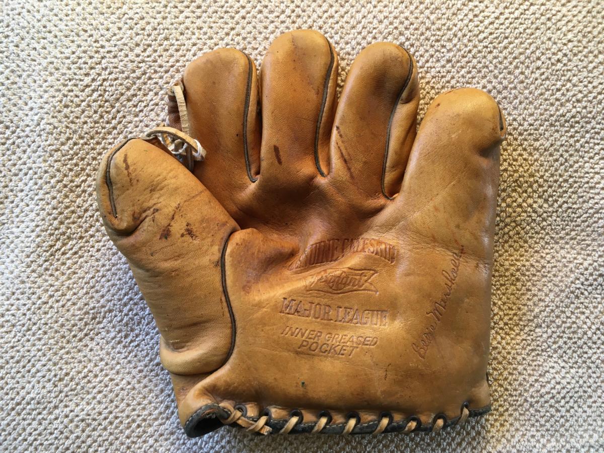 Eddie Marshall Pennant Major League Front Pennant Baseball Glove