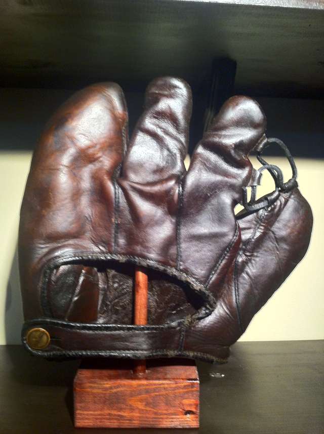 Carl Mays Goldsmith 68 Three Finger Back