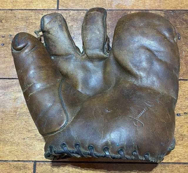 Jimmy Dykes Spalding 3 Finger Front