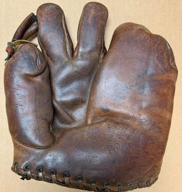 Rogers Hornsby Wilson 632 Front