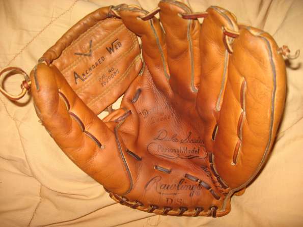 Sold at Auction: 1950/60's Duke Snider PAL Store Model Glove