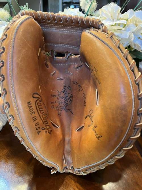 Johnny Bench Rawlings RL10 Catchers Mitt Front