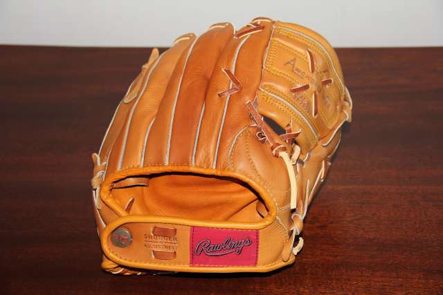 Harvey Haddix Rawlings HH The Kitten Back