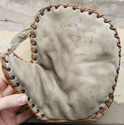 Reach 3 Special Basemitt Front
