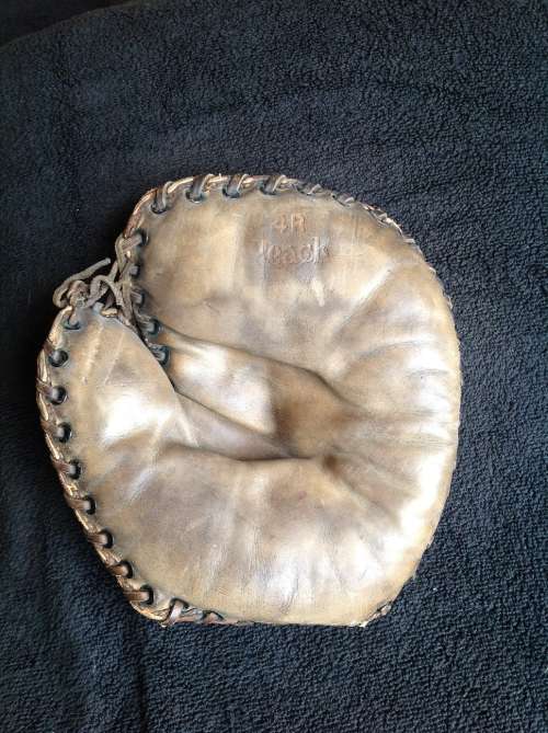 Reach 4R Basemitt Front