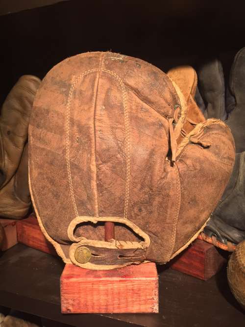 Reach Grommet Web Basemitt Back