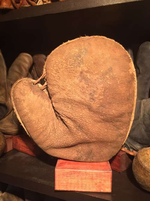 Reach Grommet Web Basemitt Front