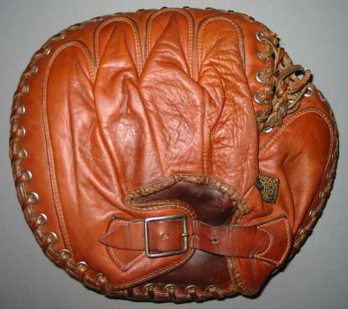 Reach Catchers Mitt Back