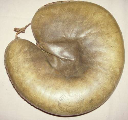 Reach 32 Catchers Mitt Front