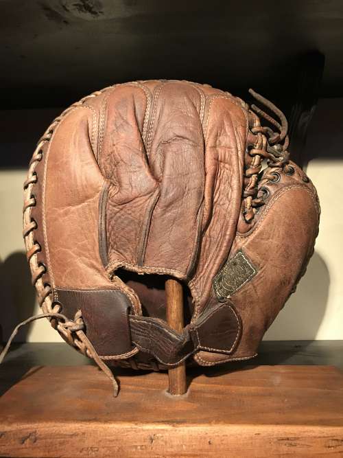 Reach Catchers Mitt Back