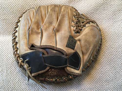 Reach Two Tone Catchers Mitt Back