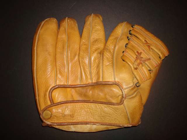 Roger Cramer Reach 233 Back