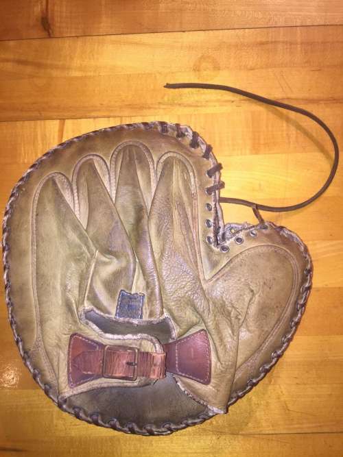 Simmons American Catchers Mitt Back
