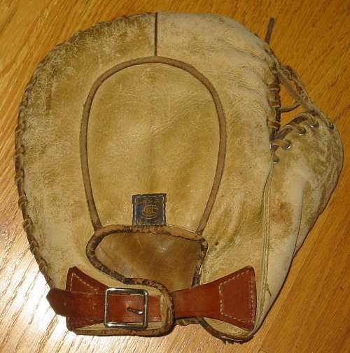 Simmons Basemitt Back