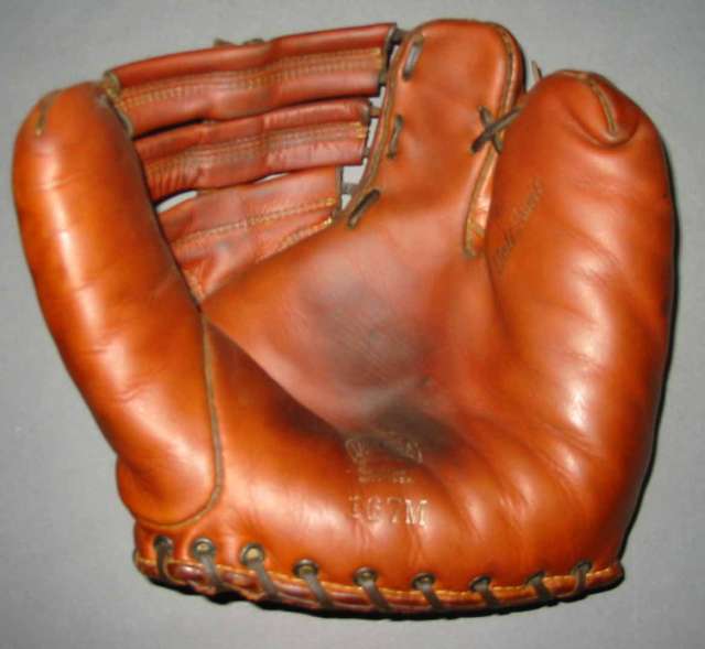 Spalding 167M Two Finger Front