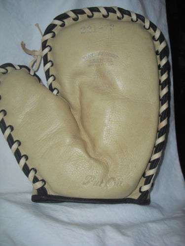 Spalding 221-73 Mitt Front