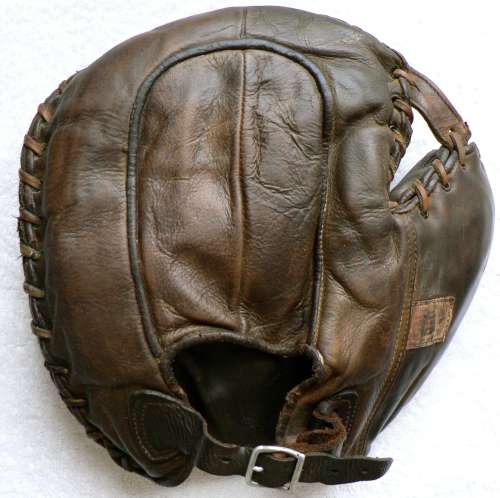 Spalding AXP World Series Basemitt Back