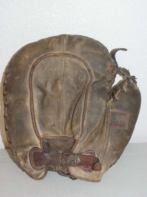 Spalding Basemitt Back