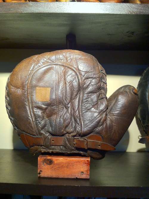 Spalding Basemitt Dark Back