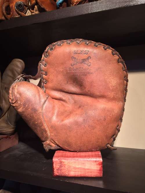 Spalding BXB Well Broke Basemitt Front