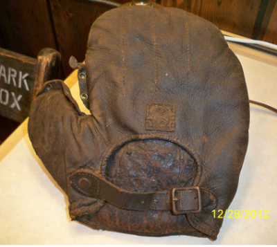 Spalding Lefty Brown Basemitt Back
