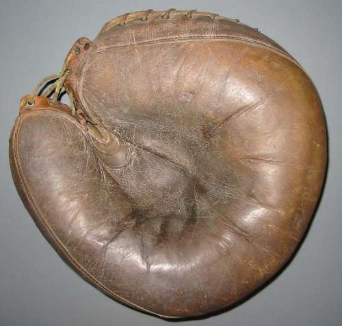 Spalding Catchers Mitt Front