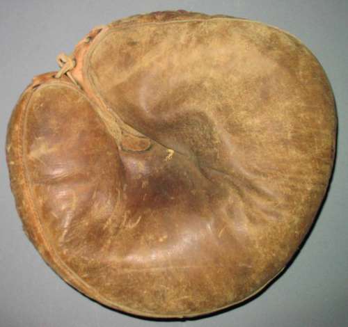 Spalding Catchers Mitt Front
