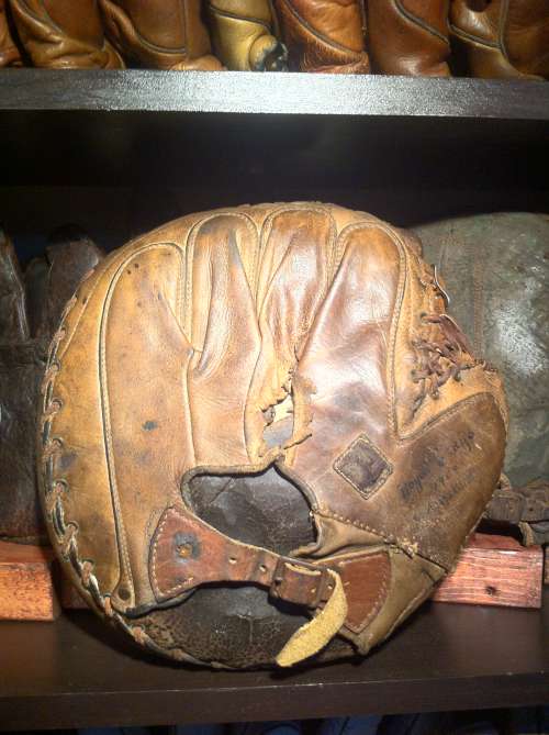 Spalding Patched Palm Catchers Mitt Back