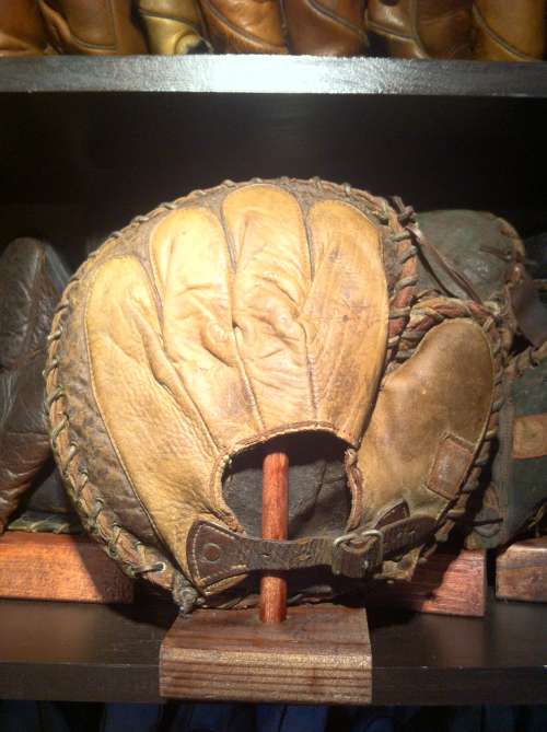 Spalding Two Tone Catchers Mitt Back