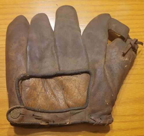 Dizzy Dean Spalding DD With Trainey Trap Web Back