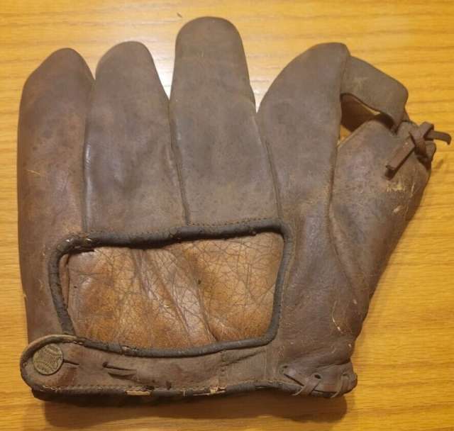 Dizzy Dean Spalding DD With Trainey Trap Web Back