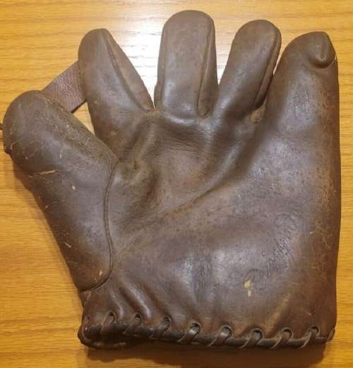 Dizzy Dean Spalding DD With Trainey Trap Web Front