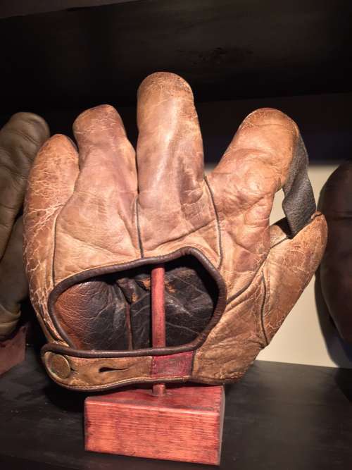 Spalding 1 Inch Web Back Aaron