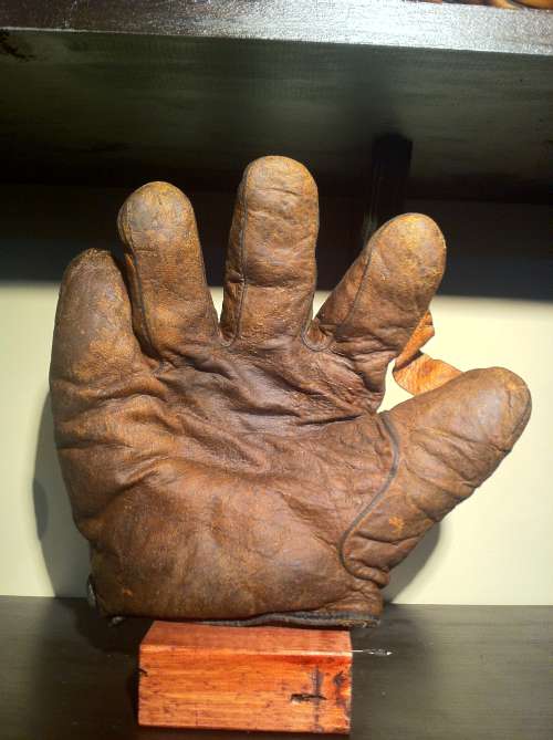 Spalding 1 Inch Web Brown Lefty Front