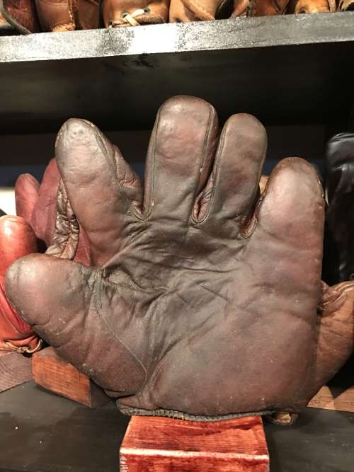 Spalding 1 Inch Web Burgundy Front