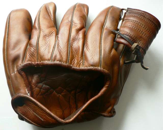 Spalding 145L Back